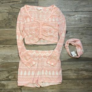 BNWT Pink & White Lounge Set - Shirt, Shorts, and Headband